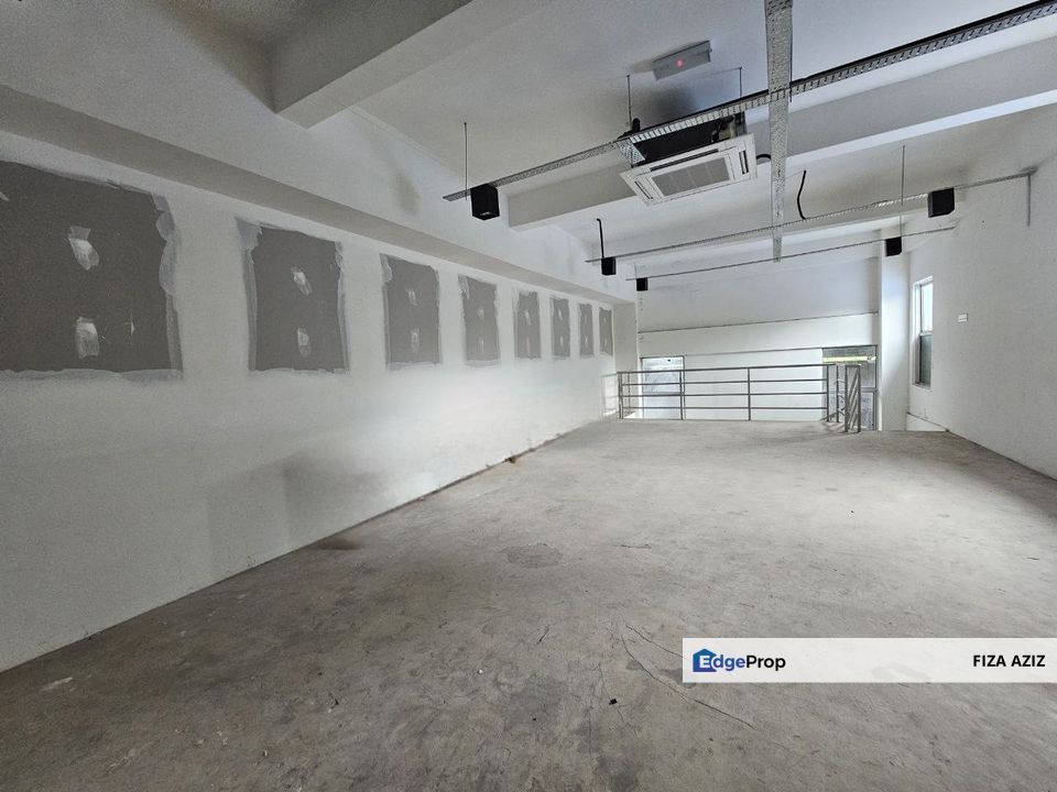 Semi-D Factory/Warehouse Puchong Industrial For Sale Taman Putra Perdana, Selangor, Puchong