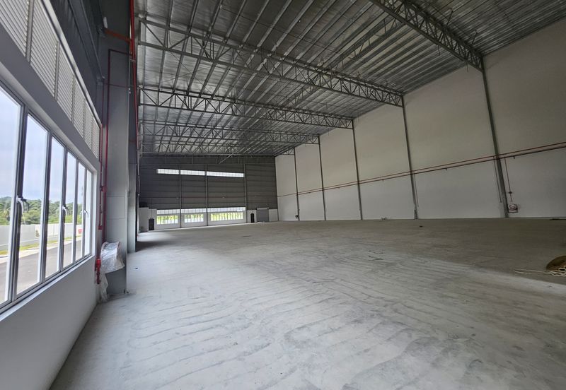 Ready to Move in SemiD Factory For Sale