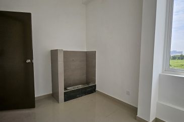 Ready to Move in SemiD Factory For Sale