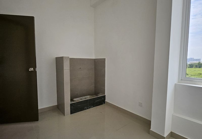 Ready to Move in SemiD Factory For Sale