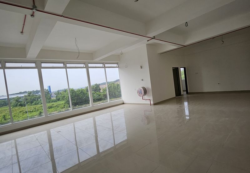 Ready to Move in SemiD Factory For Sale