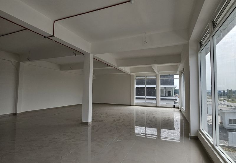 Ready to Move in SemiD Factory For Sale