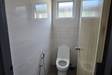 NEW 1 Acre 3 Storey Detached Factory For Sale Bandar Puncak Alam 