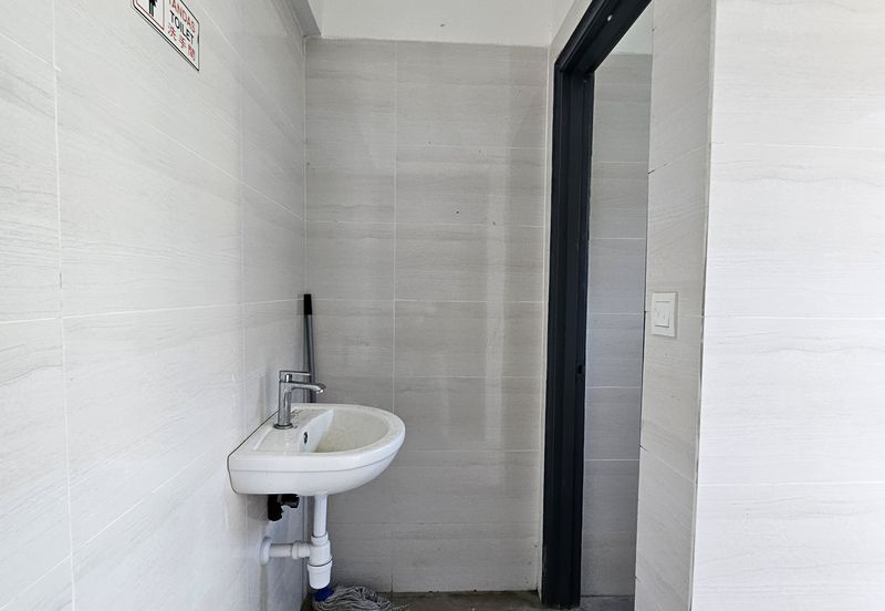 NEW 1 Acre 3 Storey Detached Factory For Sale Bandar Puncak Alam 