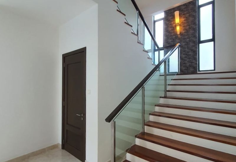 [Negotiable] 3 Storey Luxury Bungalow @ Bukit Sunway Damansara, Kota Damansara for SALE