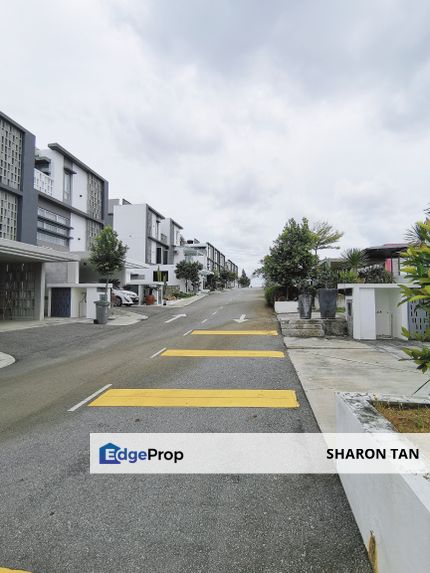 Seremban 2 / Rasah kemayan 4 storey bungalow with hilltop view for sale, Negeri Sembilan, Seremban