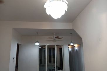 2 storey super link terraced house Semi furnished