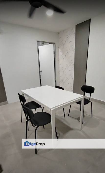 Medium Room at DK Impian, Near Subang 2 Airport, Shah Alam with full furnished, Selangor, Shah Alam
