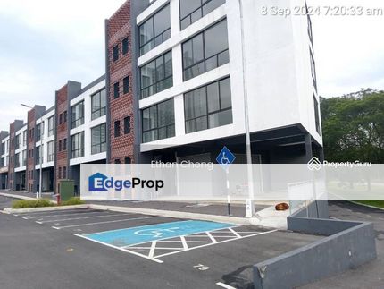 3 and half storey shoplot asia poly business park semenyih, Selangor, Semenyih