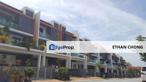 3 storey terraced house taman ukay tropika ampang jaya, Selangor, Ulu Kelang