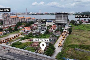 Kampung Stulang Laut