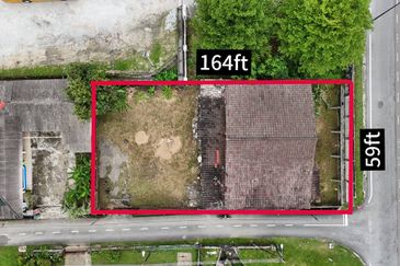 Kampung Stulang Laut