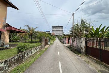 Kampung Stulang Laut