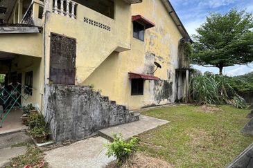 Kampung Stulang Laut