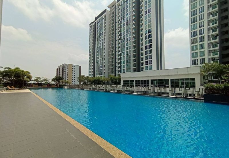 Meridin Bayvue Apartment