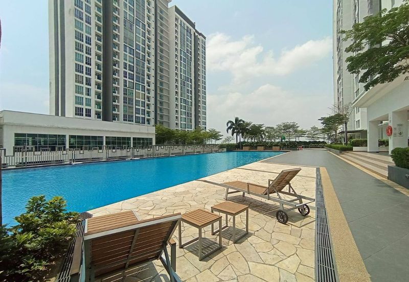 Meridin Bayvue Apartment