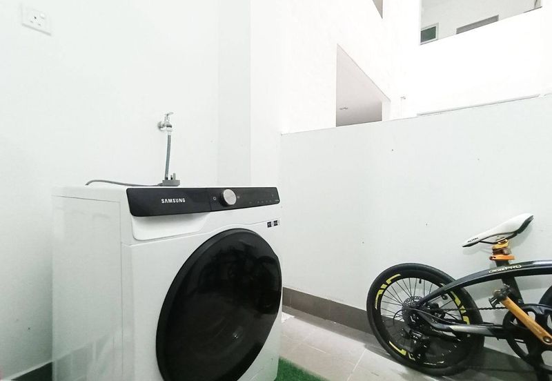 Meridin Bayvue Apartment