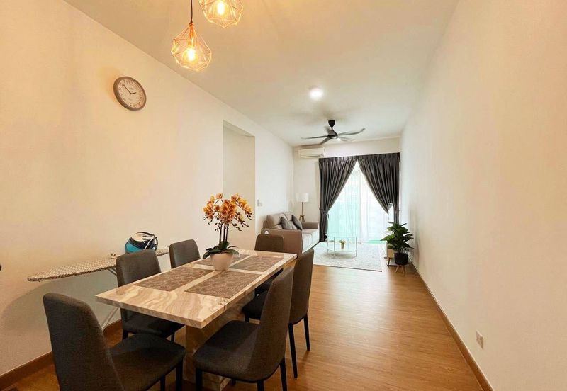 Meridin Bayvue Apartment