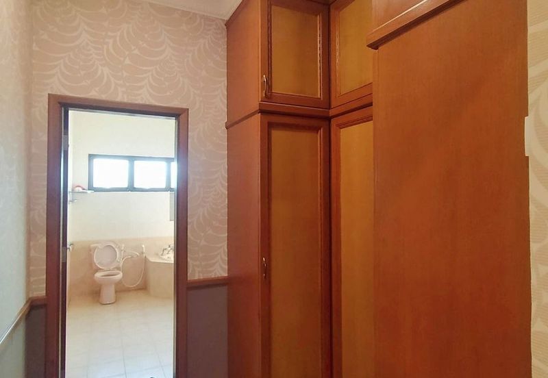 BUNGALOW BANANG , BATU PAHAT