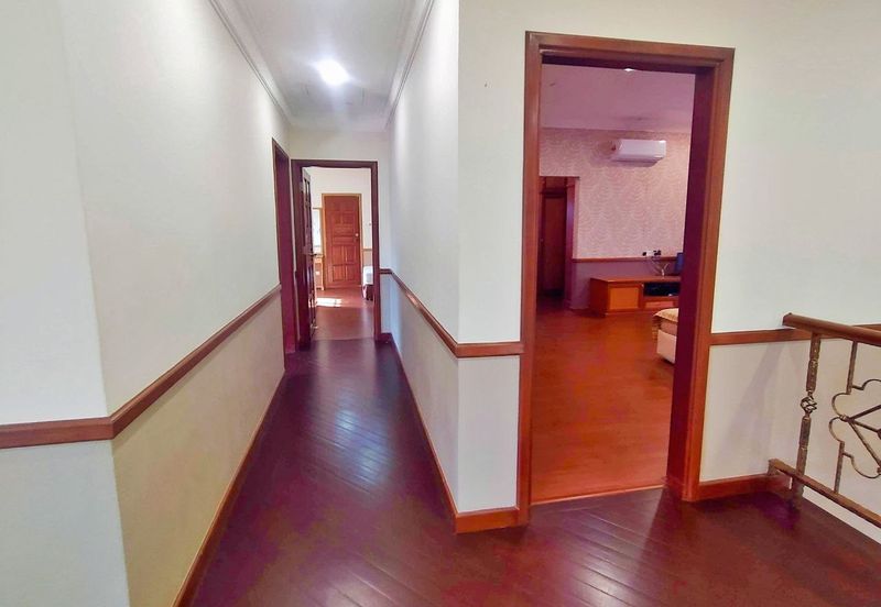 BUNGALOW BANANG , BATU PAHAT