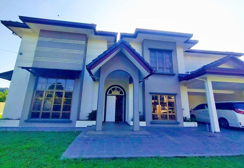 BUNGALOW BANANG , BATU PAHAT