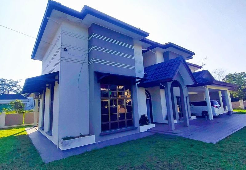 BUNGALOW BANANG , BATU PAHAT