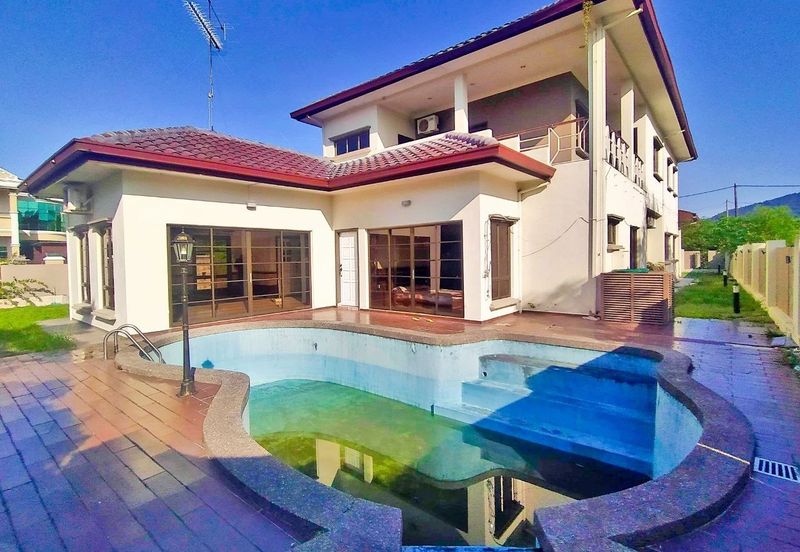 BUNGALOW BANANG , BATU PAHAT