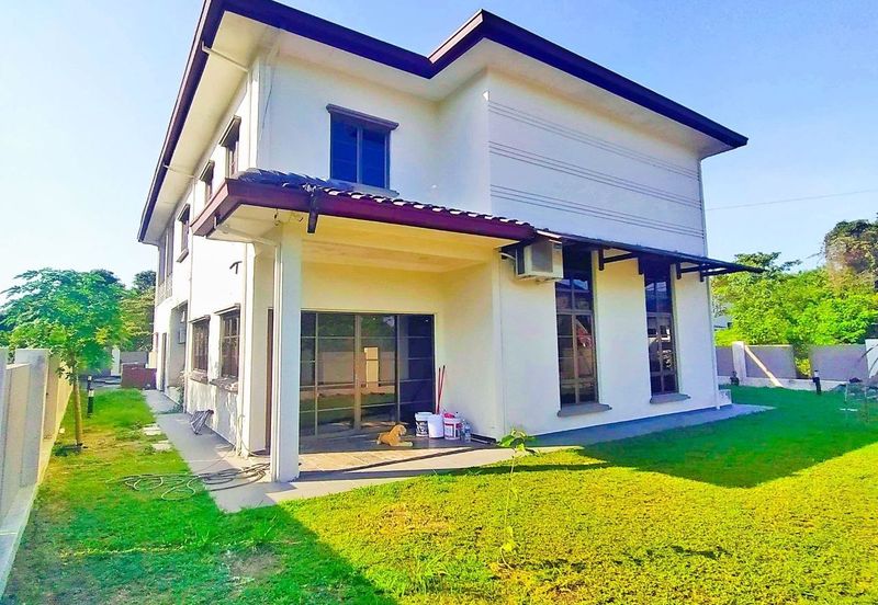 BUNGALOW BANANG , BATU PAHAT