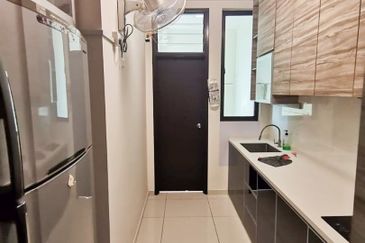 D'Summit Residences @ Kempas Utama