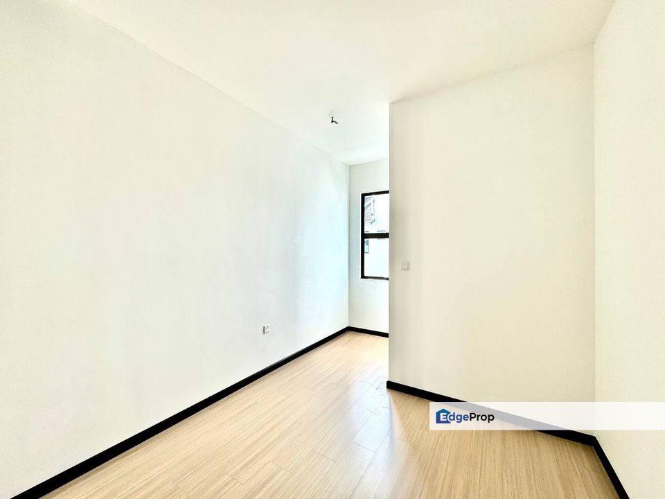 BANDAR TIRAM (ENDLOT WITH EXTRA LAND & FACING OPEN), Johor, Ulu Tiram