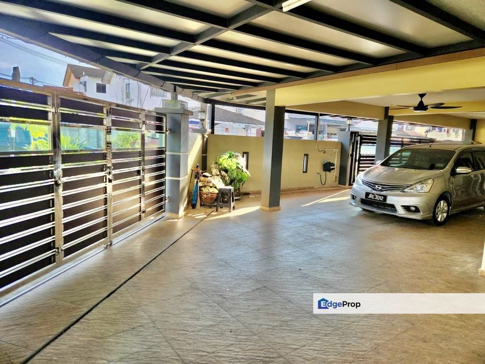 TAMAN BUKIT KEMPAS (CORNER LOT), Johor, Johor Bahru