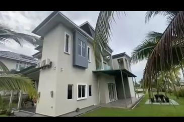 Desa Palma, Nasa City