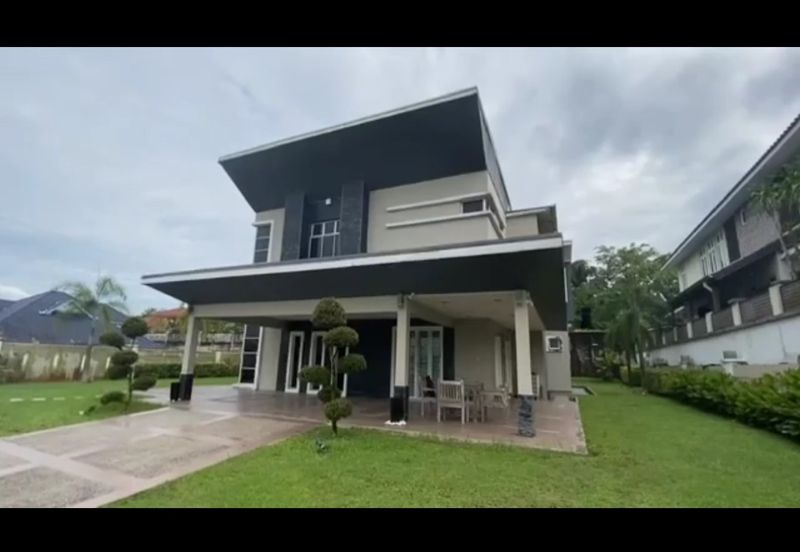 Desa Palma, Nasa City