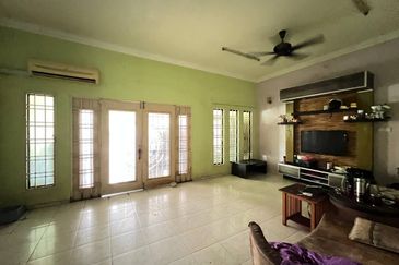 TAMAN PASIR EMAS, BUKIT PASIR MUAR