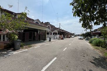 TAMAN PASIR EMAS, BUKIT PASIR MUAR