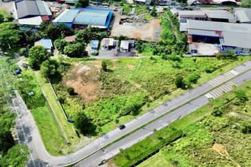 Kulai Vacant Commercial Land (PETROL STATION)