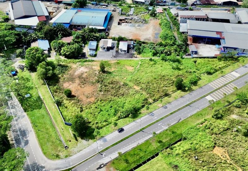 Kulai Vacant Commercial Land (PETROL STATION)