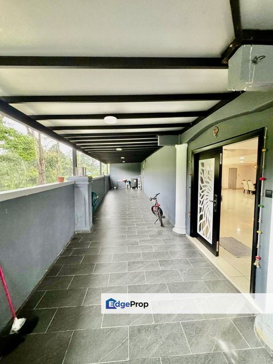 TAMAN MAKMUR KULAI (CORNER LOT FULL RENOVATED), Johor, Kulai