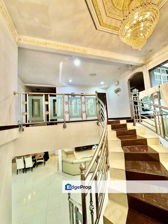 TAMAN MAKMUR KULAI (CORNER LOT FULL RENOVATED), Johor, Kulai