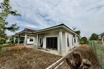 Taman Sri Impian Kluang | BUNGALOW FULL LOAN