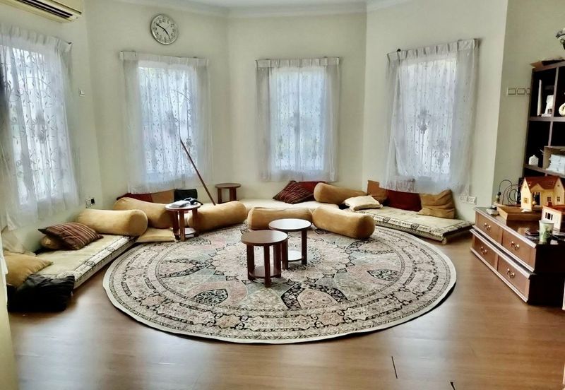 Jalan Straits View 1