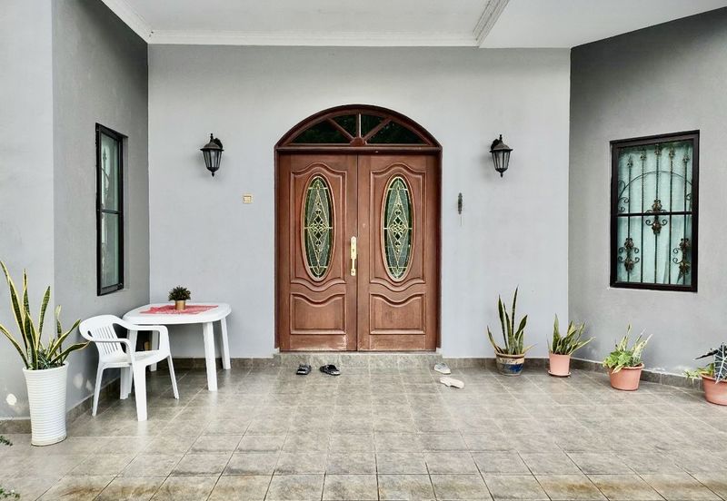 Jalan Straits View 1