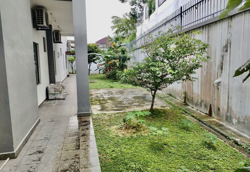 Jalan Straits View 1