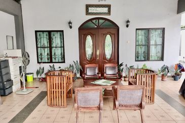 Jalan Straits View 1