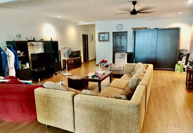 Jalan Straits View 1