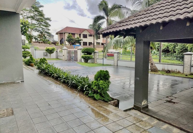 Jalan Straits View 1