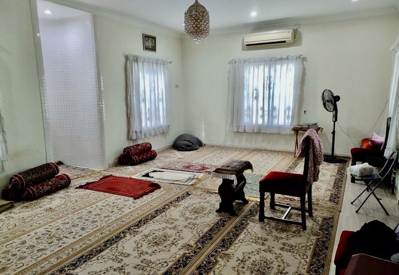 Jalan Straits View 1