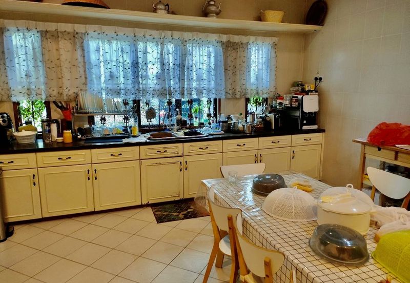 Jalan Straits View 1