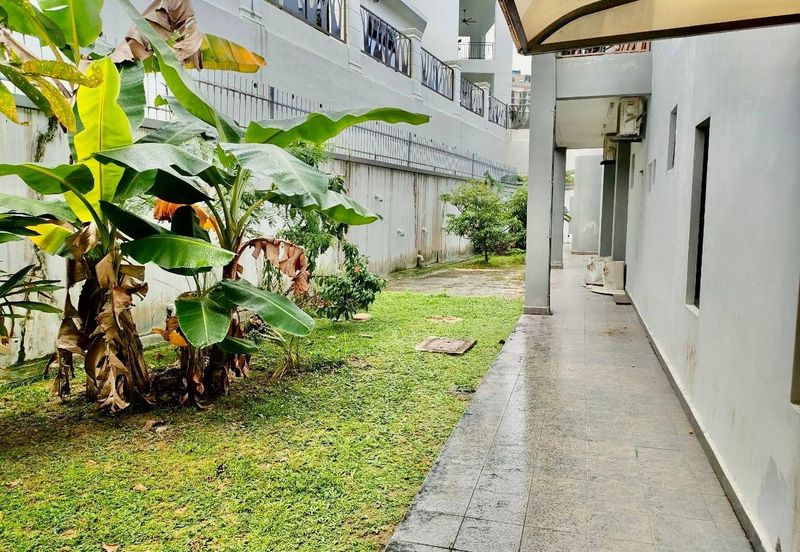 Jalan Straits View 2A