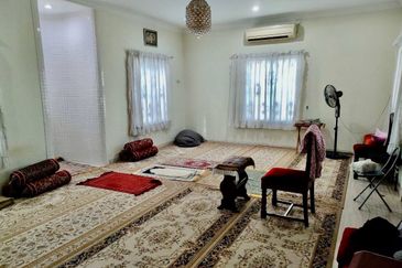 Jalan Straits View 2A